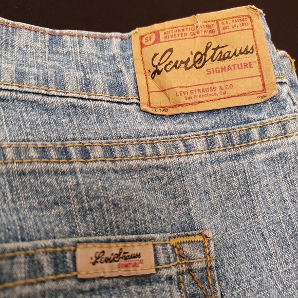 Levi Jean's | Size 18 - Picture 2 of 12